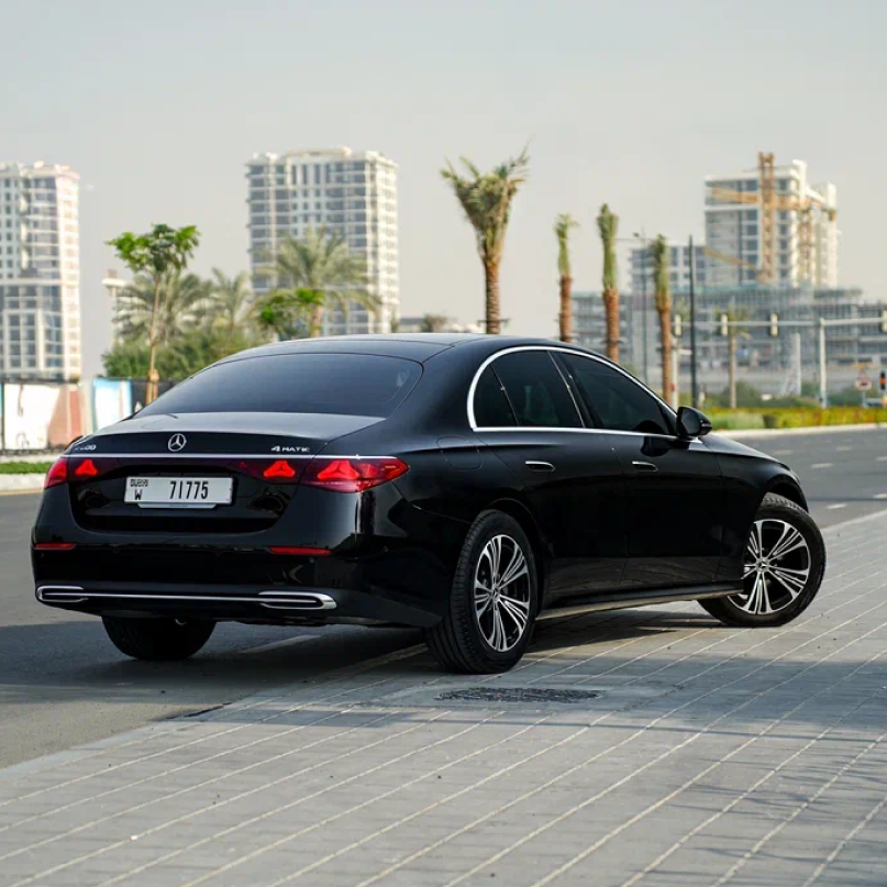 Mercedes-Benz E200
