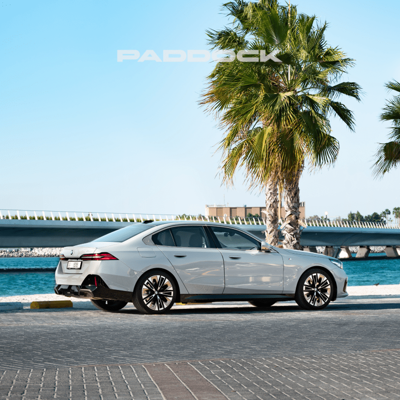 BMW 520i 2024 (grey)