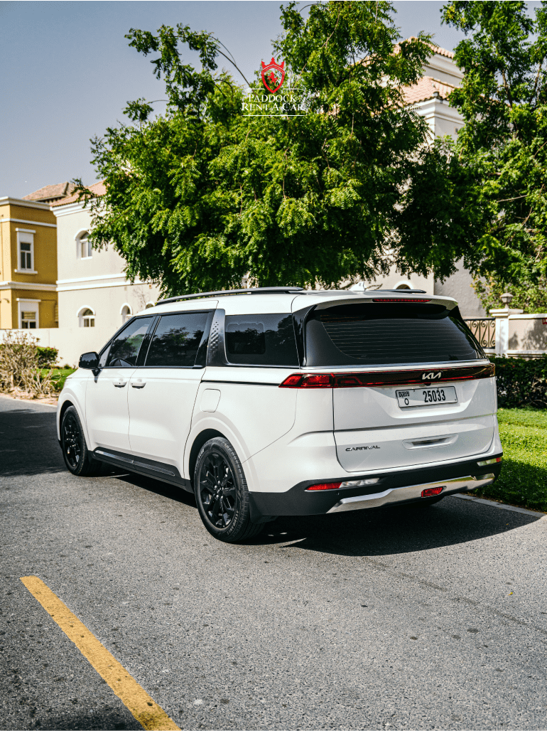 Kia Carnival (White)