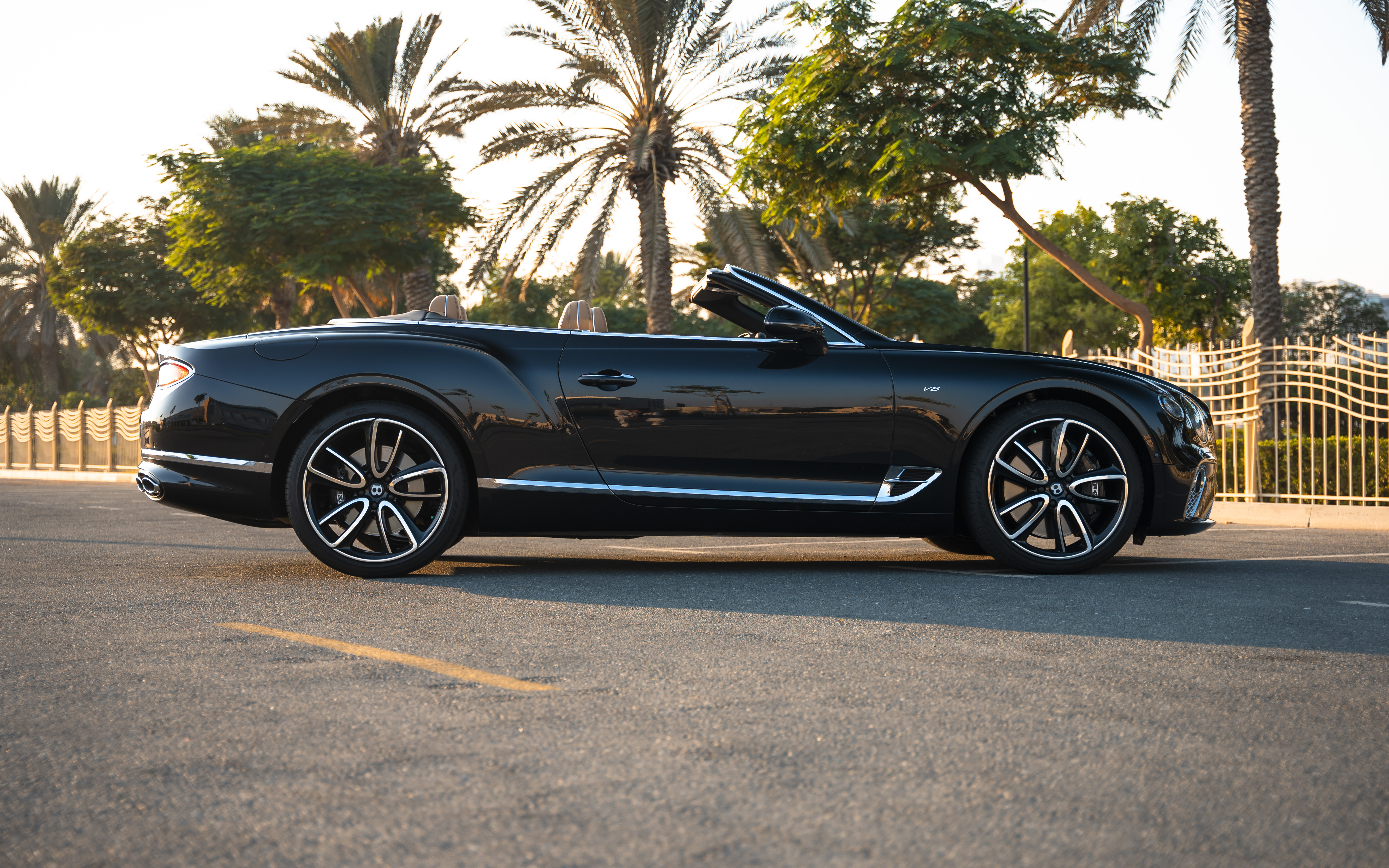 Bentley Continental GTC Mulliner (Dark Blue)