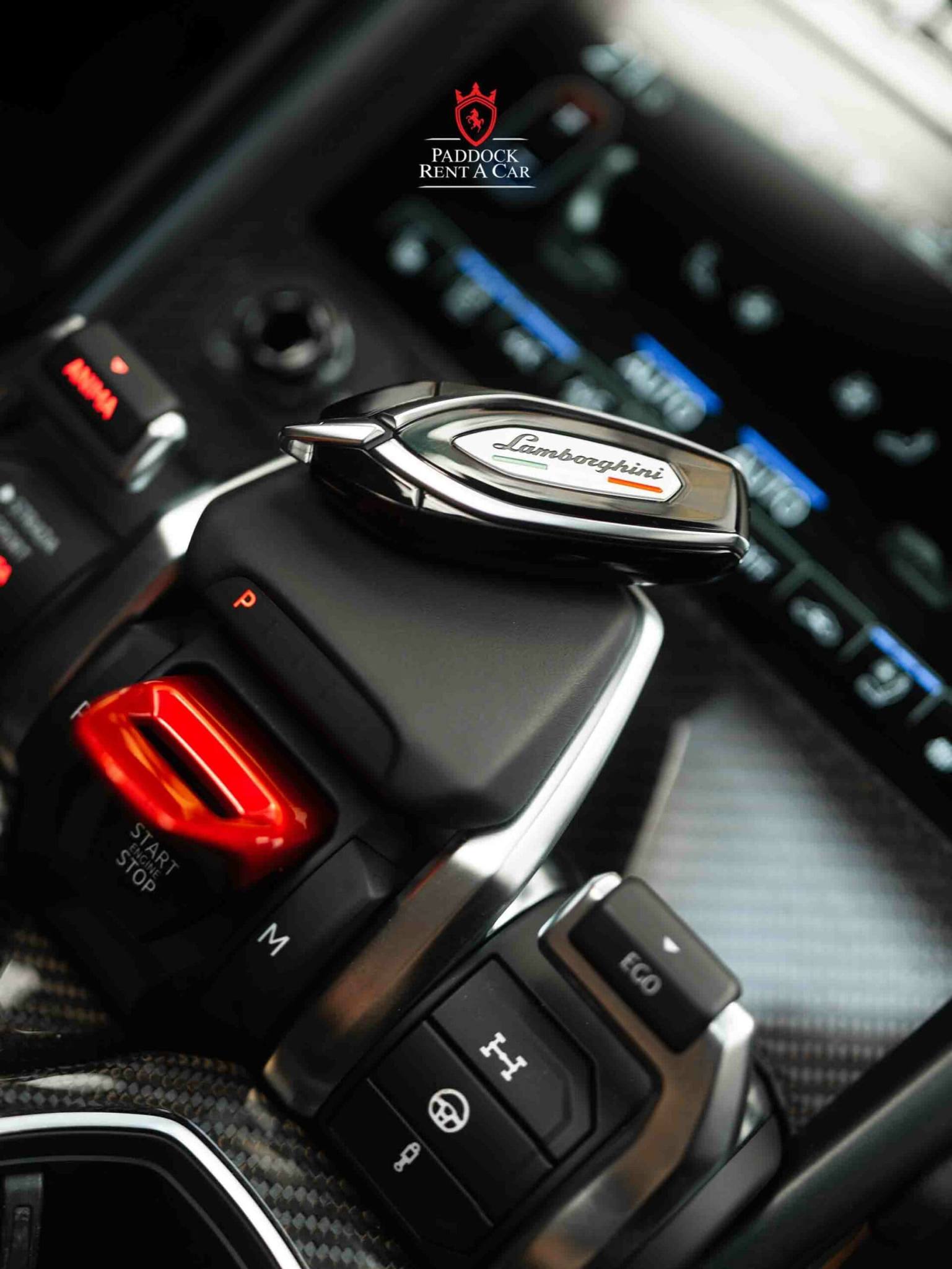 rent Lamborghini orang Dubai