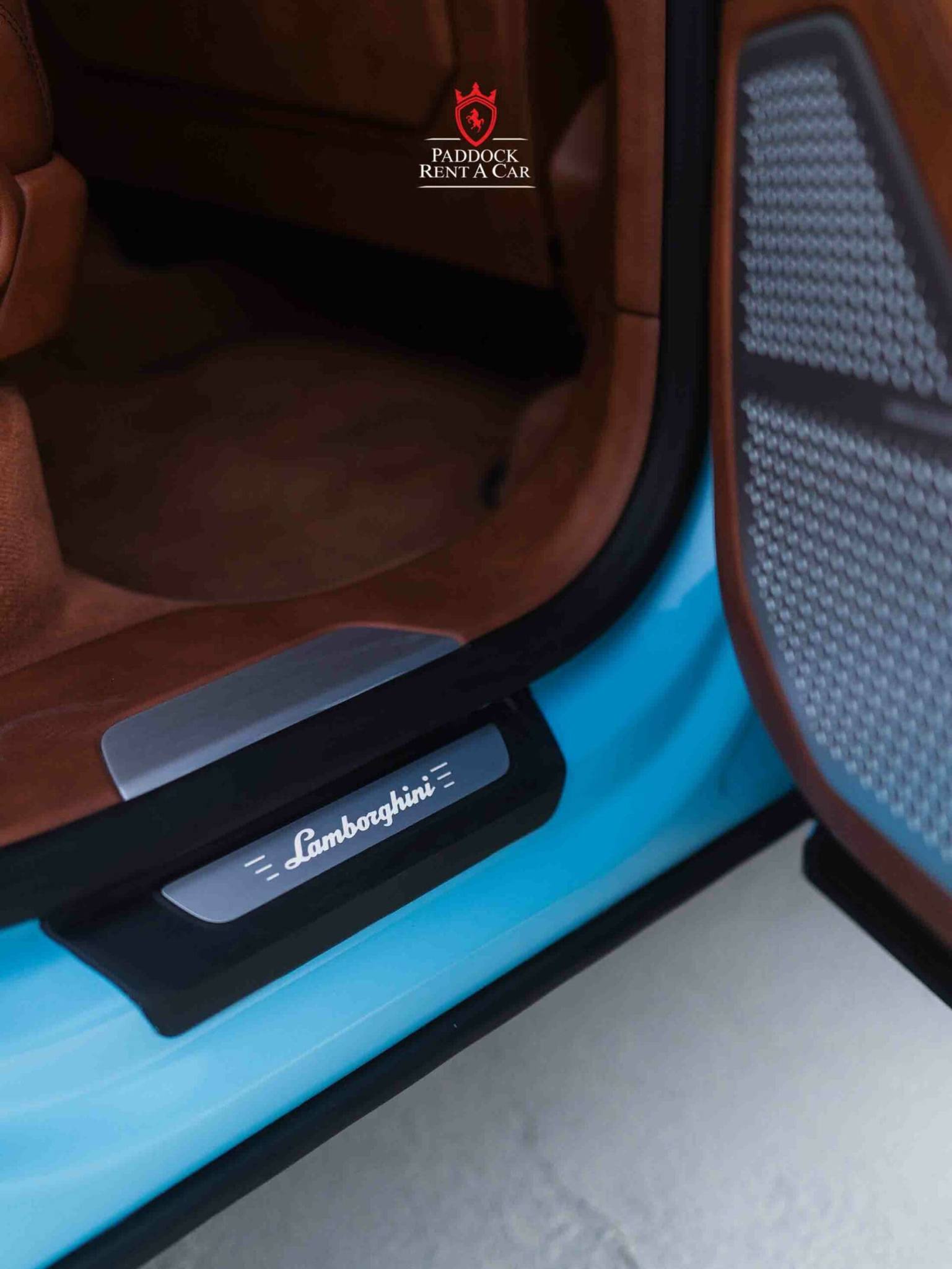 Lamborghini URUS (Himmelblau)