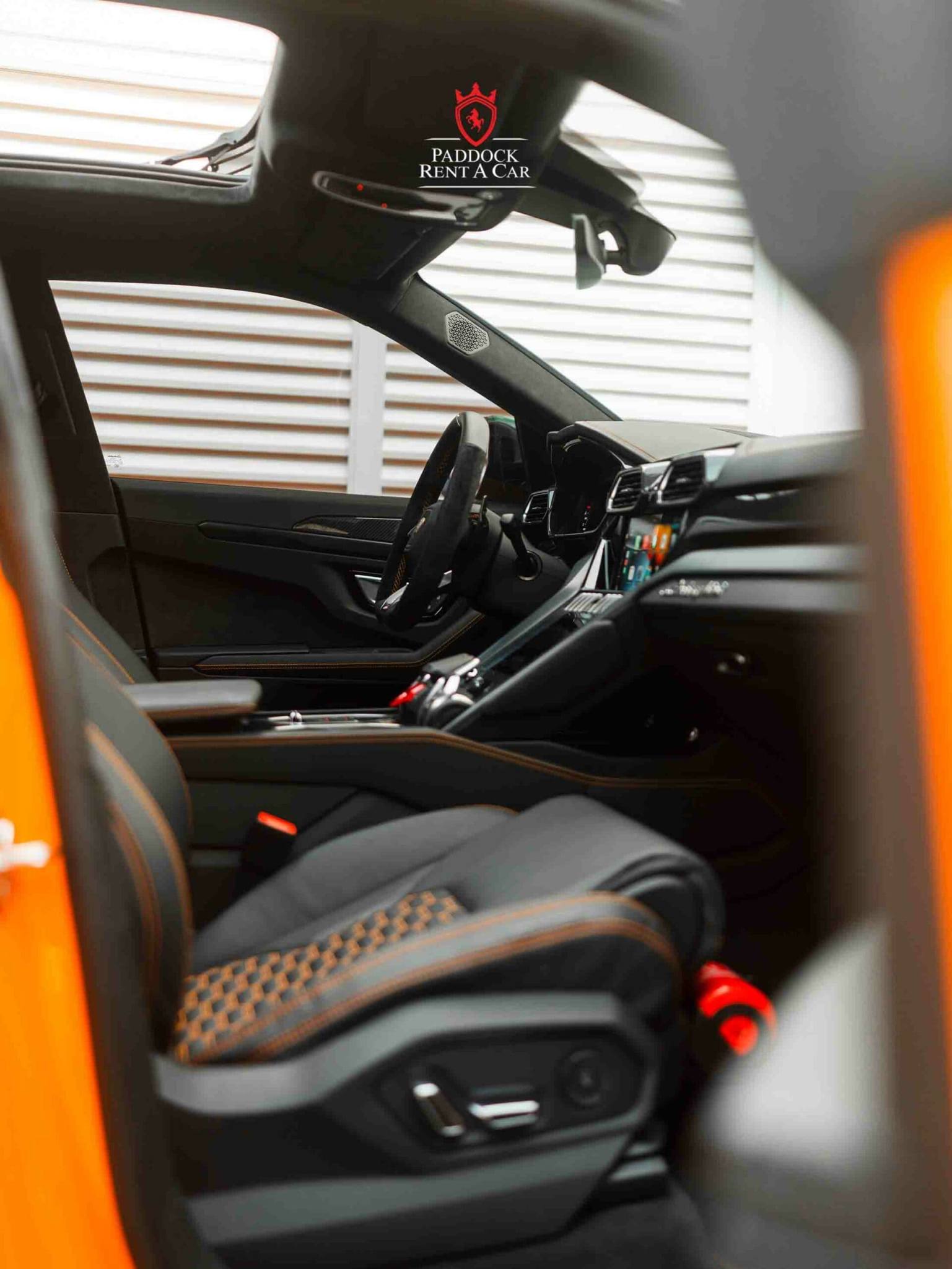 rent Lamborghini orang Dubai