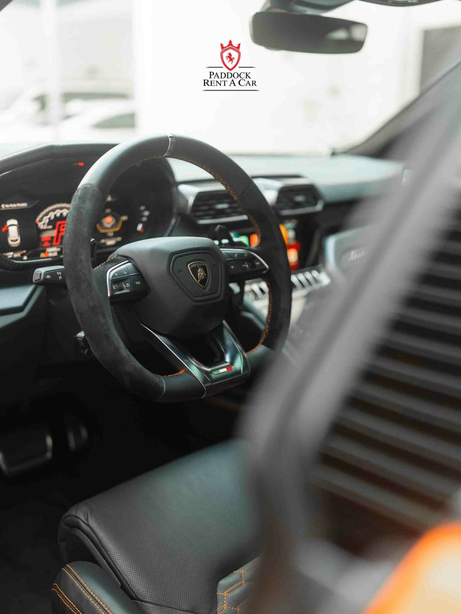rent Lamborghini orang Dubai