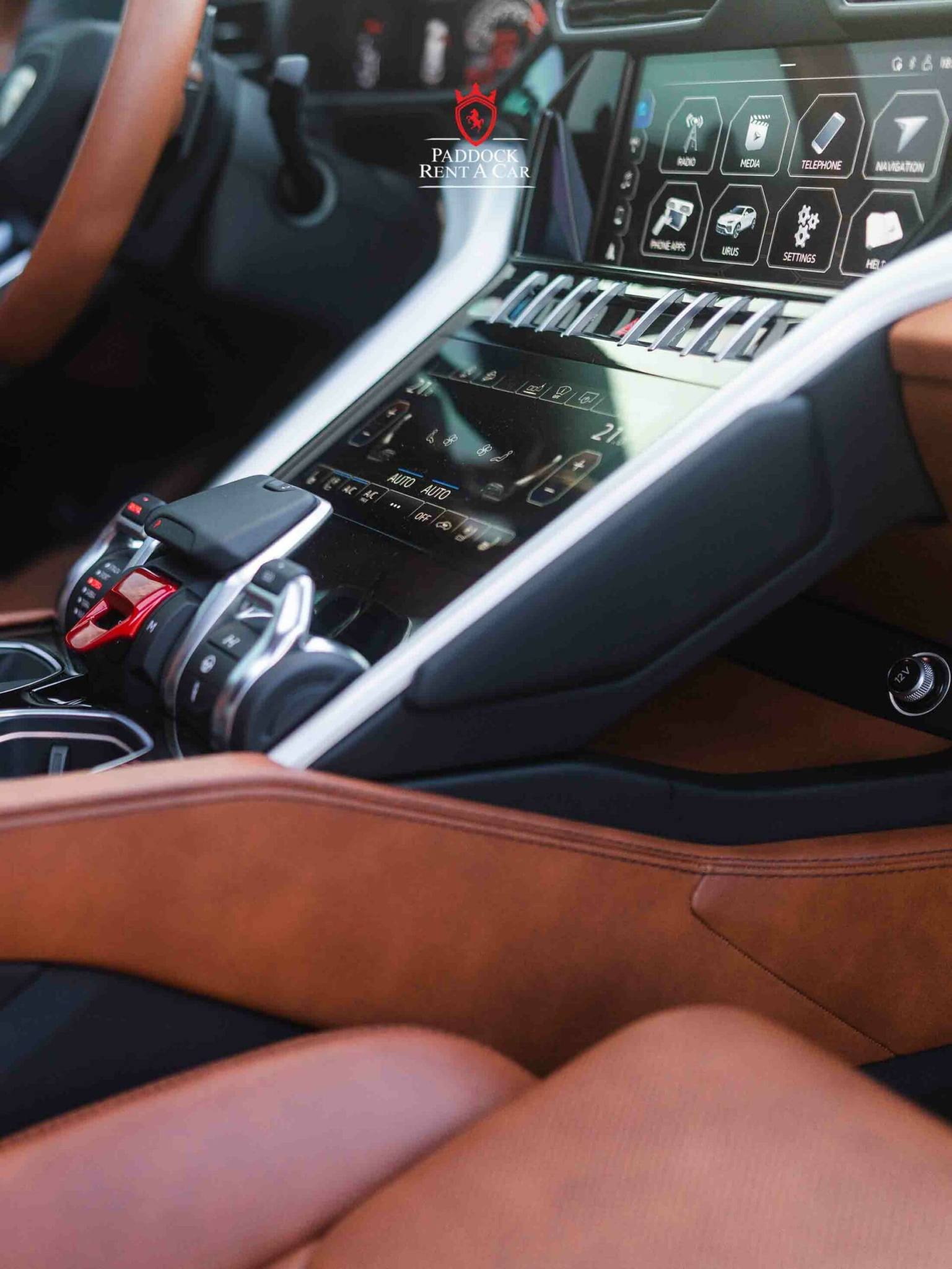 Lamborghini URUS (Himmelblau)