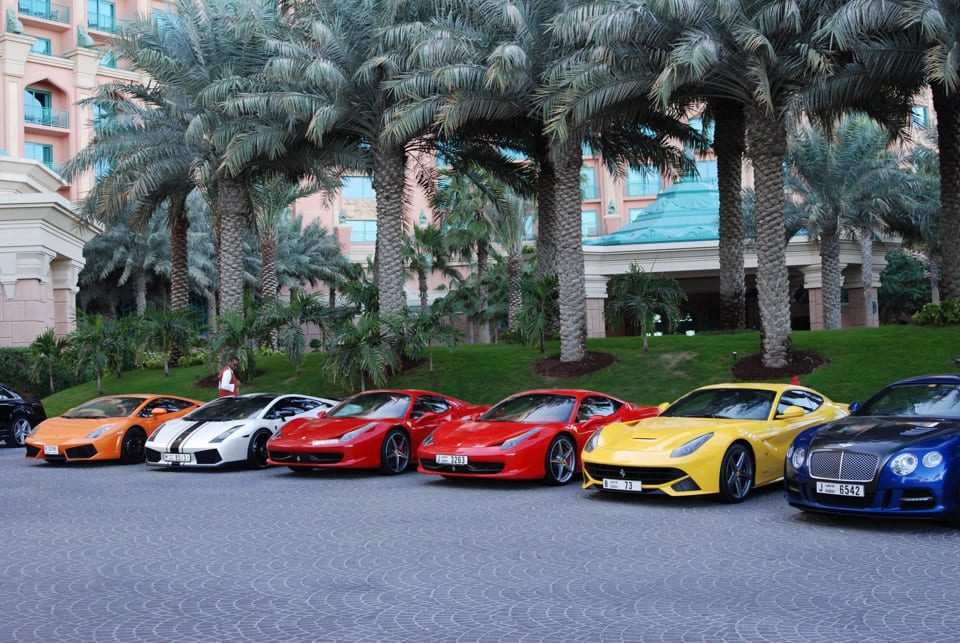 Top 5 wonderful spots for a car photo session in Dubai