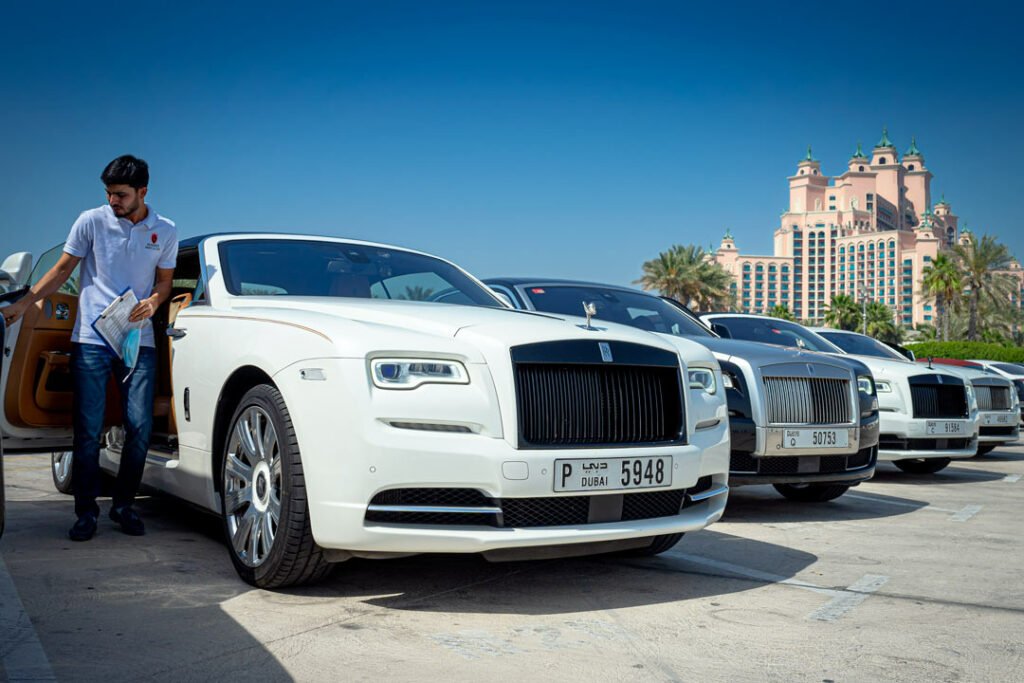 rent luxury cars - rolls royce in Dubai 