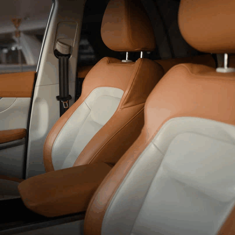 Exeed LX 8 white
